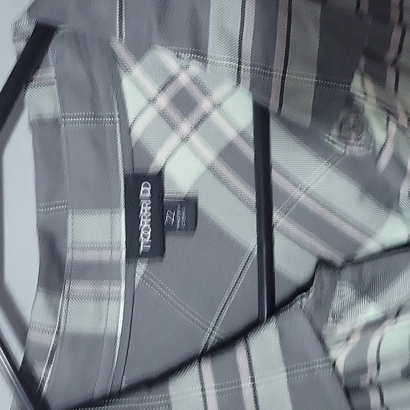 Plaid button up - Picture 4 of 6